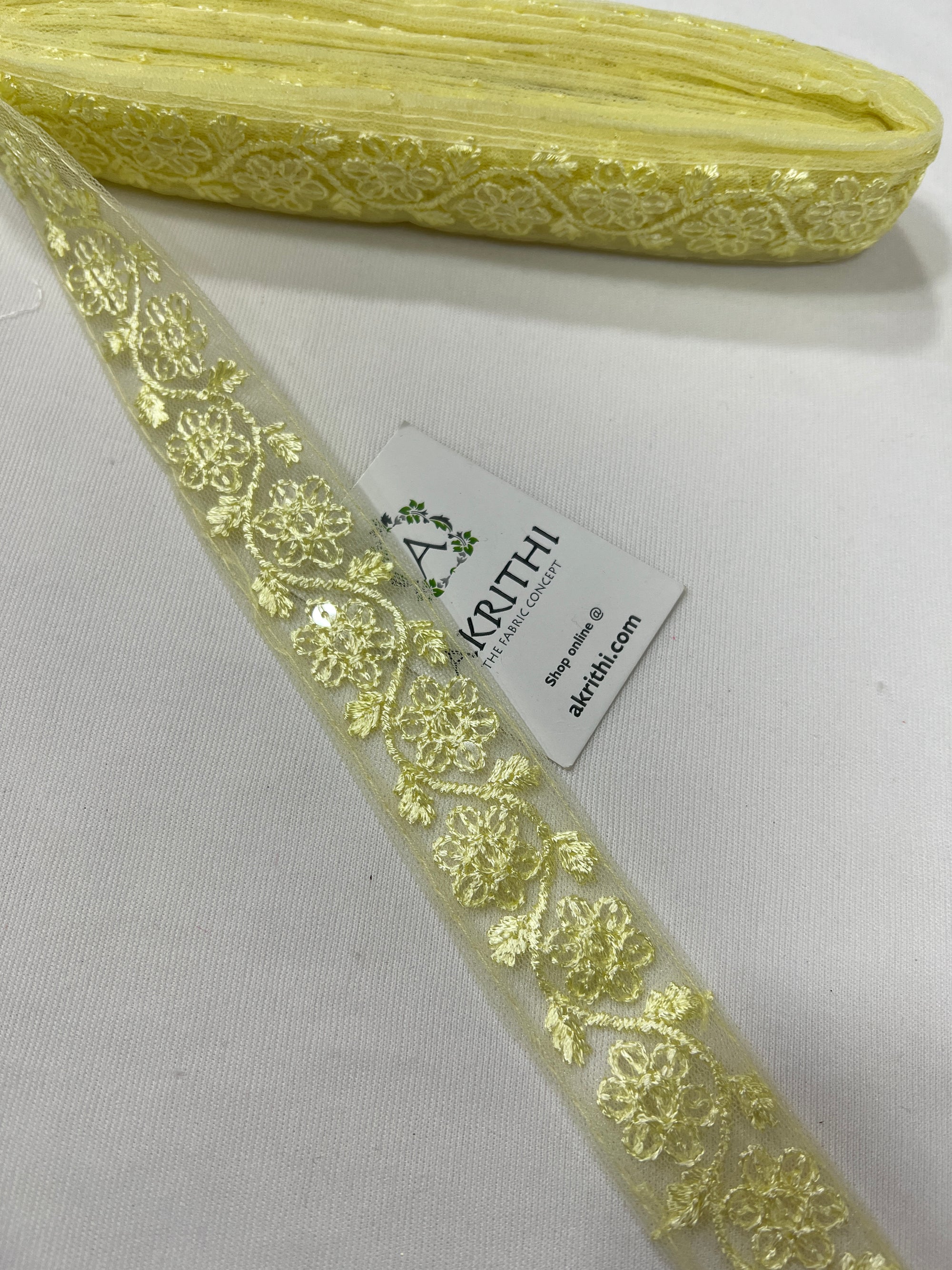 Embroidered lace 9 metres roll