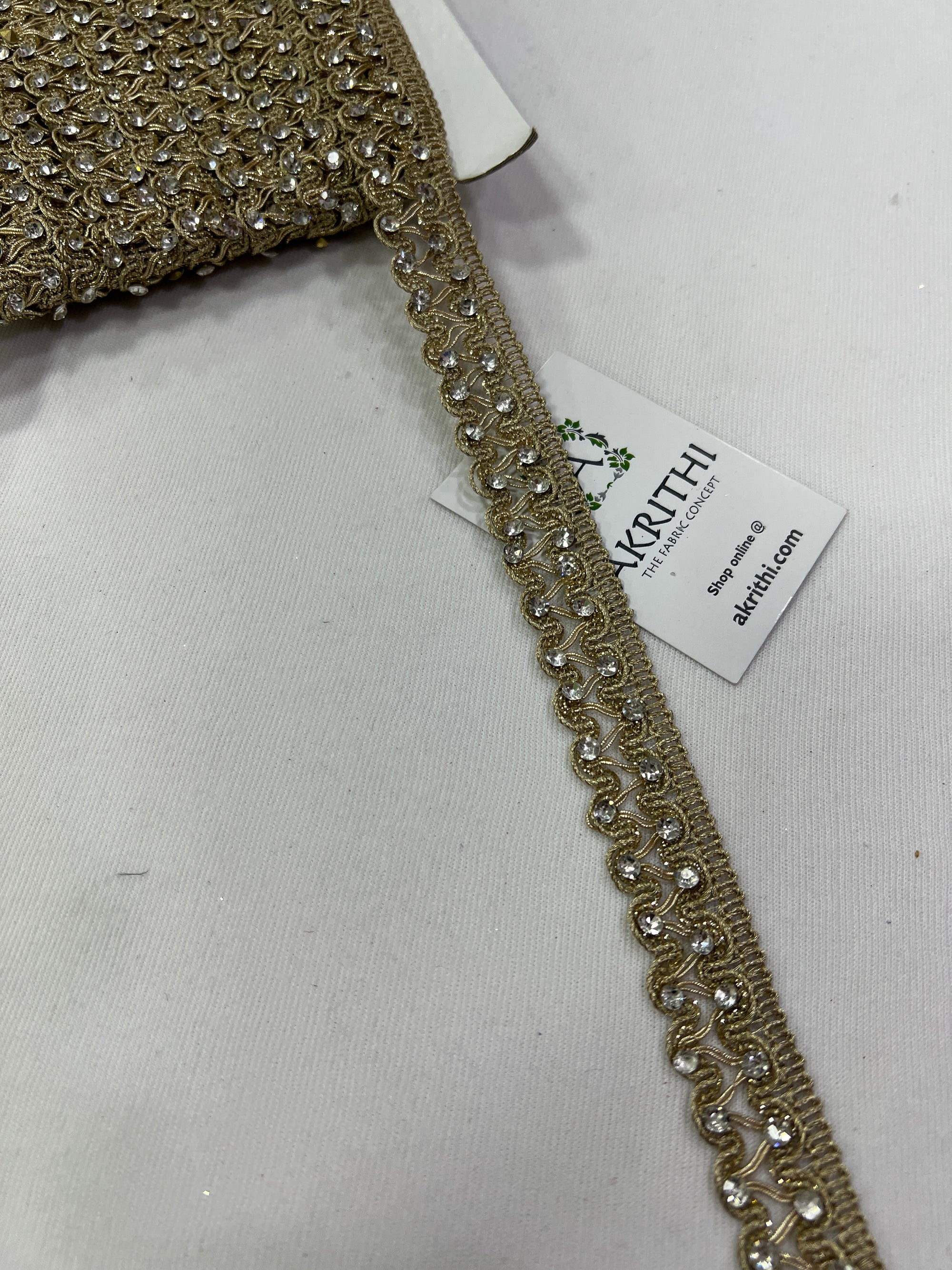 Embroidered lace 9 metres roll