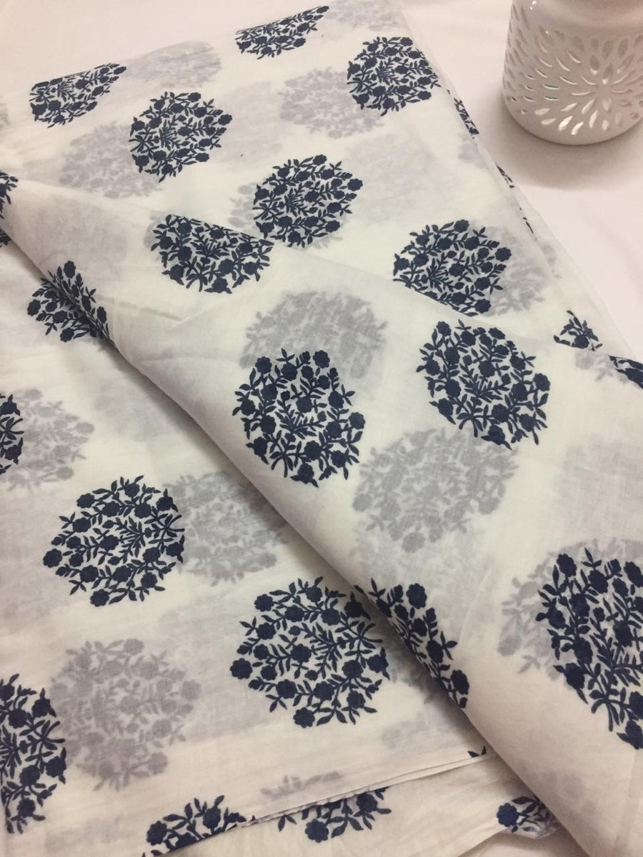 Printed mul cotton fabric