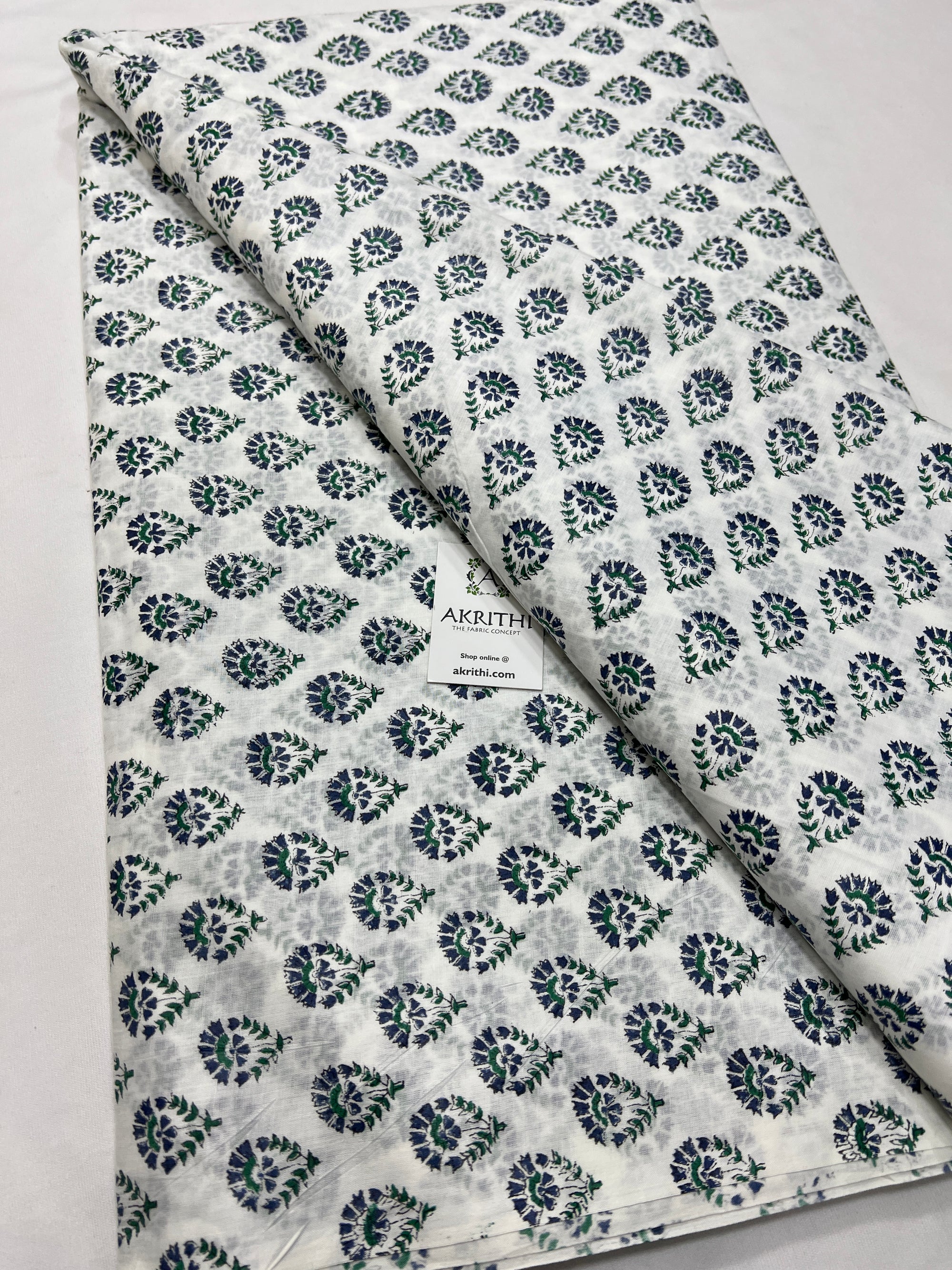 Printed pure mul cotton fabric