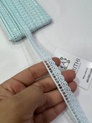 Lace per metre