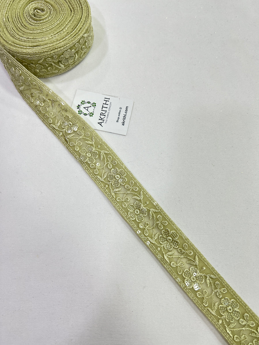 Embroidered lace 9 metres roll
