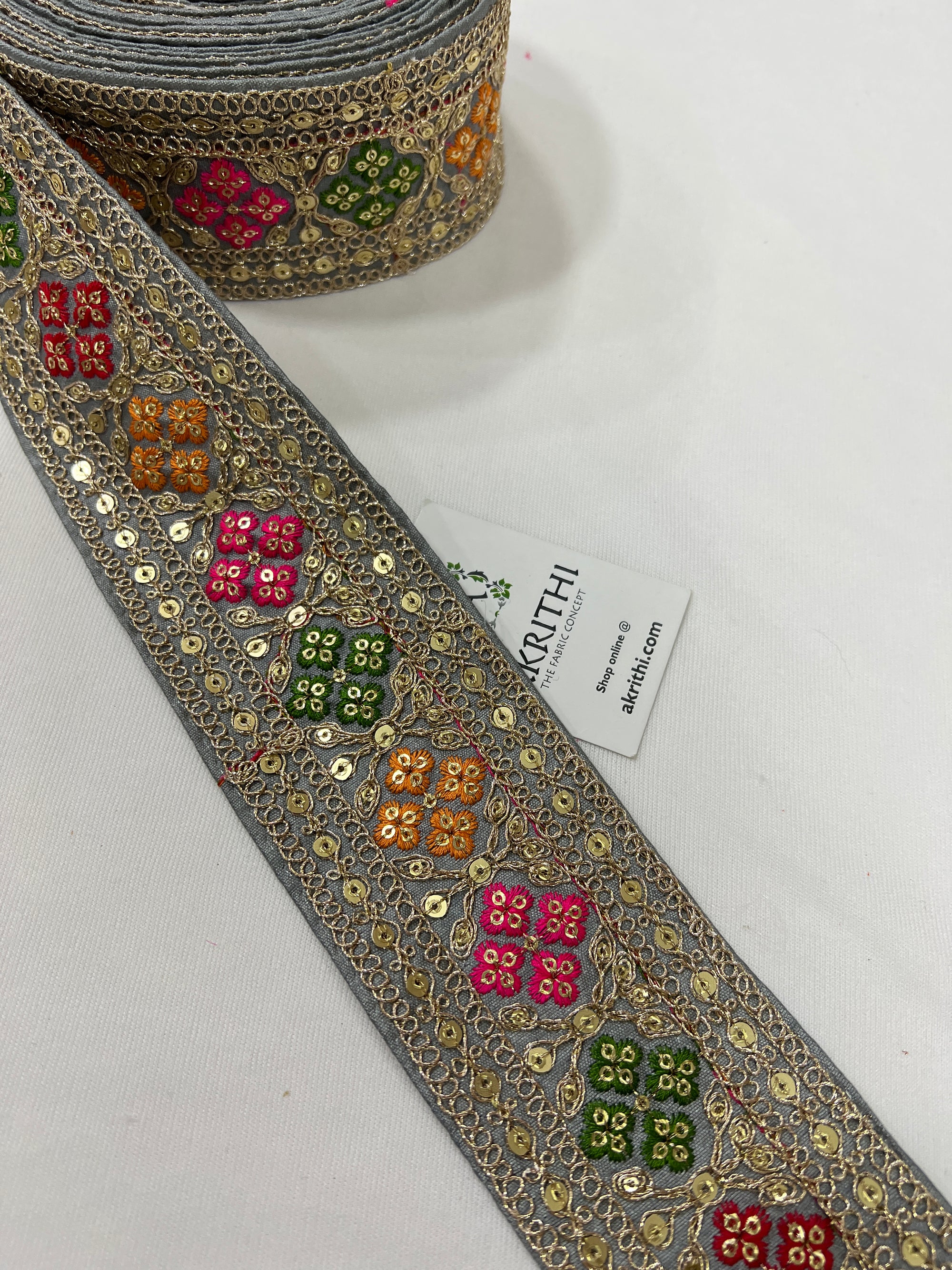Embroidered lace 9 metres roll