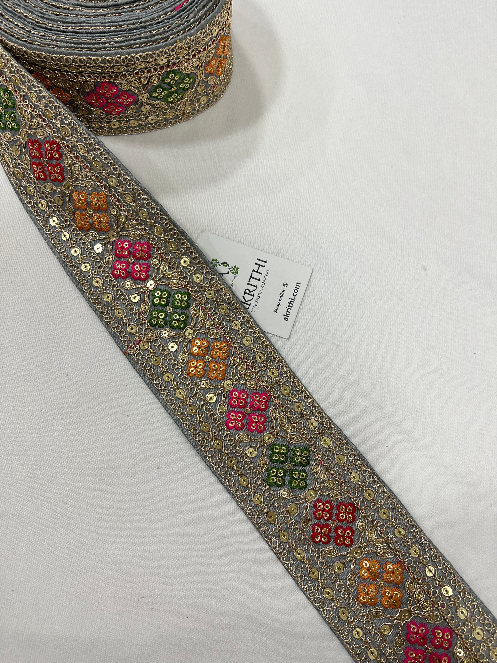 Embroidered lace 9 metres roll