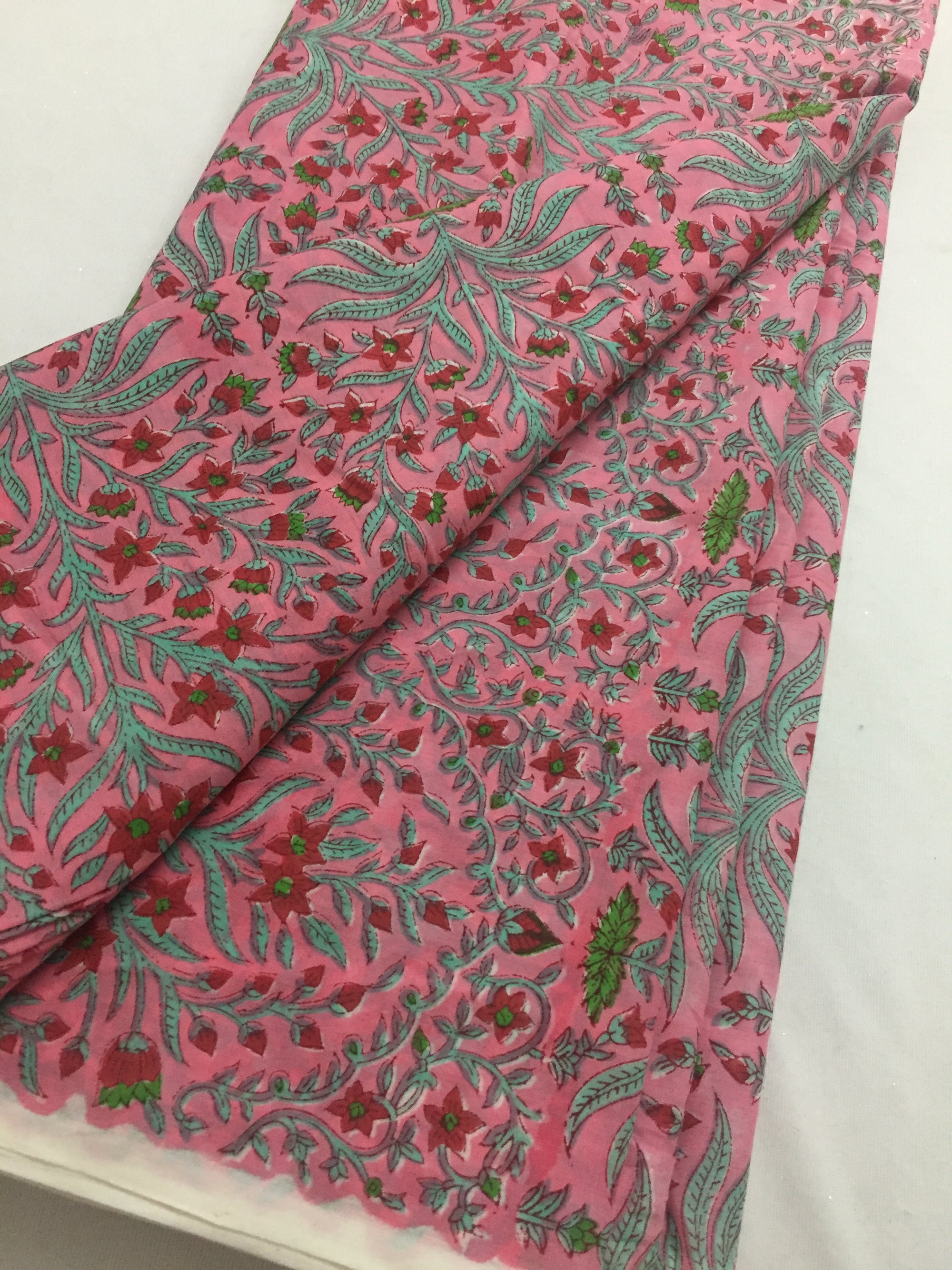 Printed mul cotton fabric