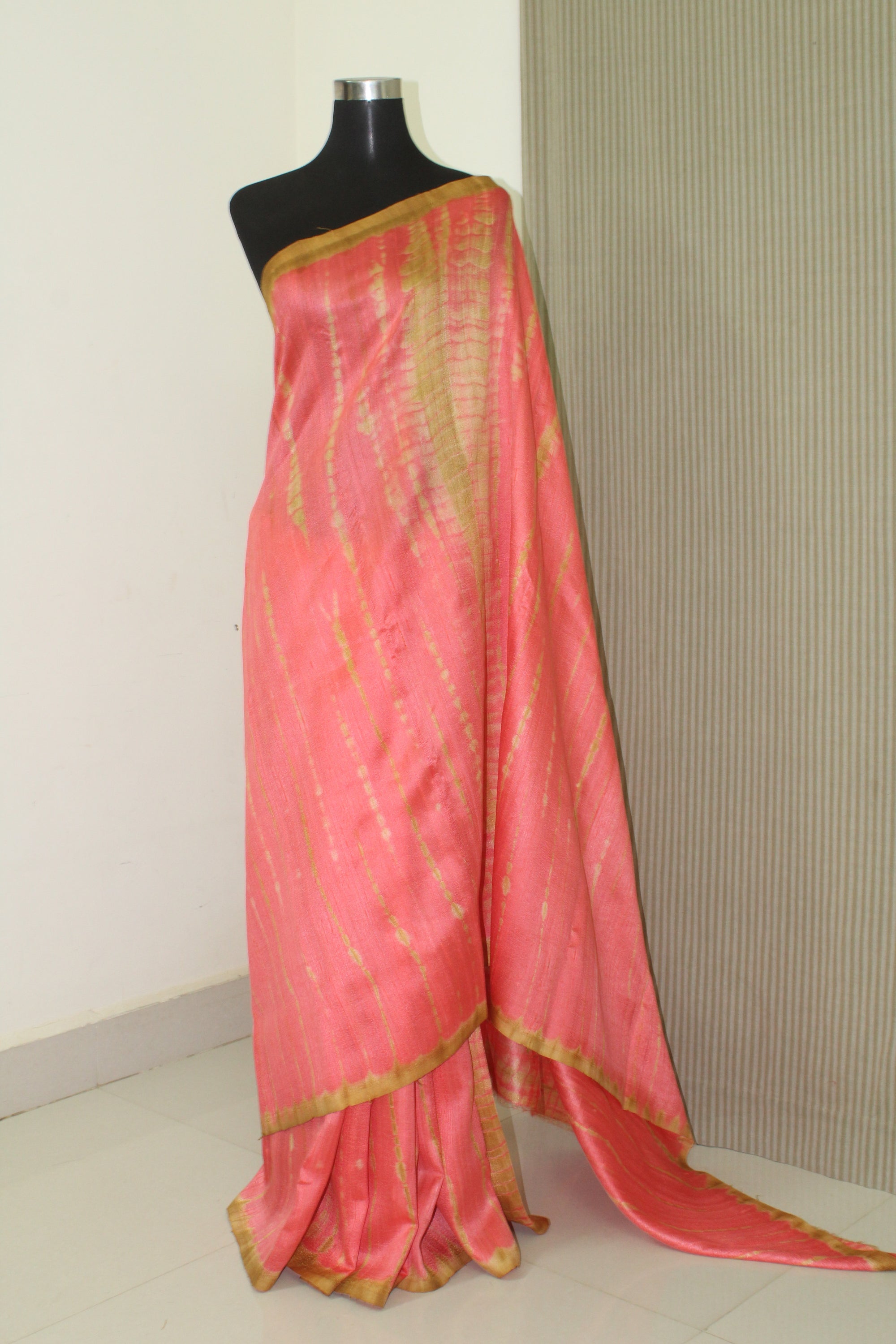 Pure raw silk saree, pure silk saree, tie and dye saree , tie and dye raw silk saree, shibori saree online.