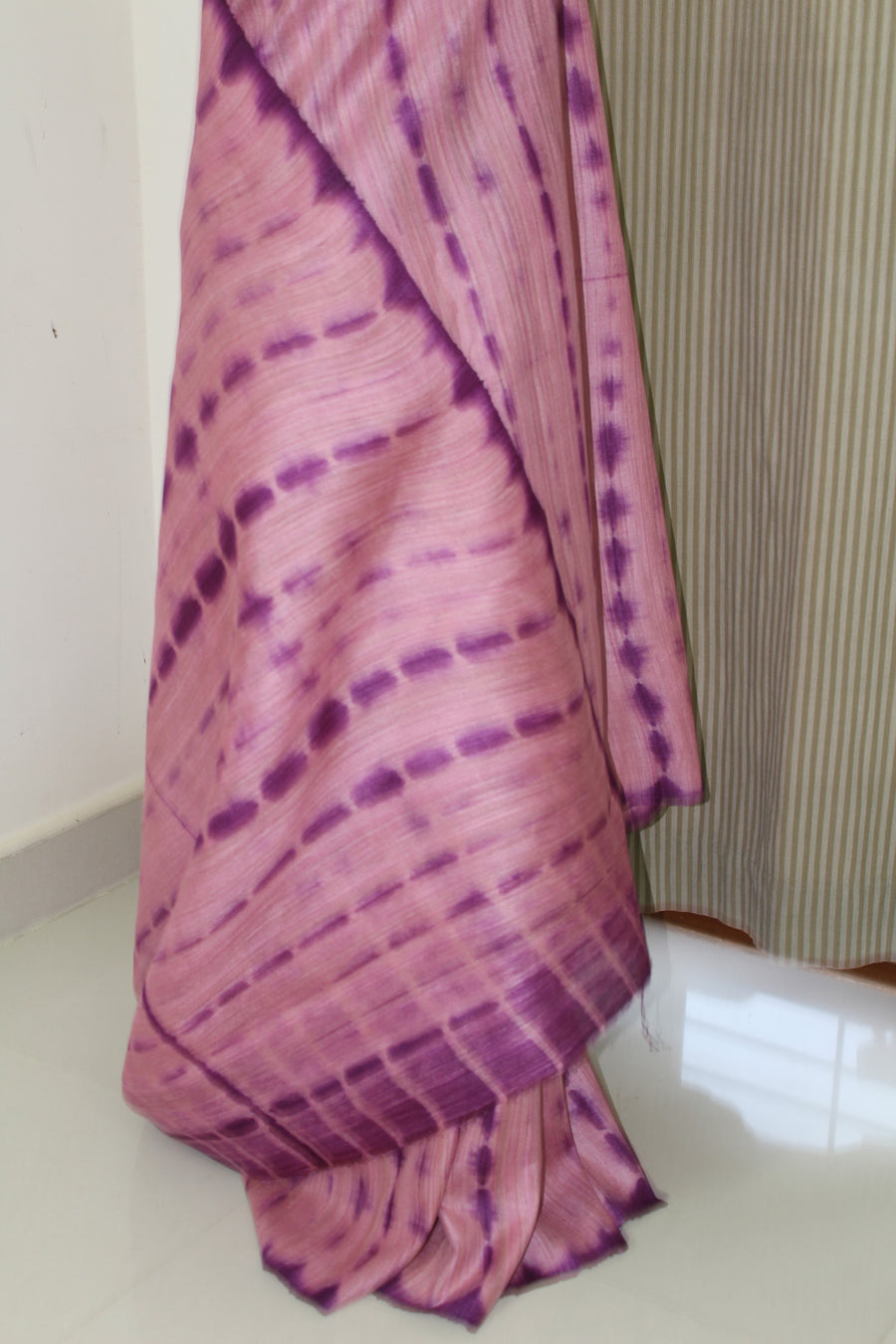 Shibori tie and dye dyed pure geecha silk saree with blouse
