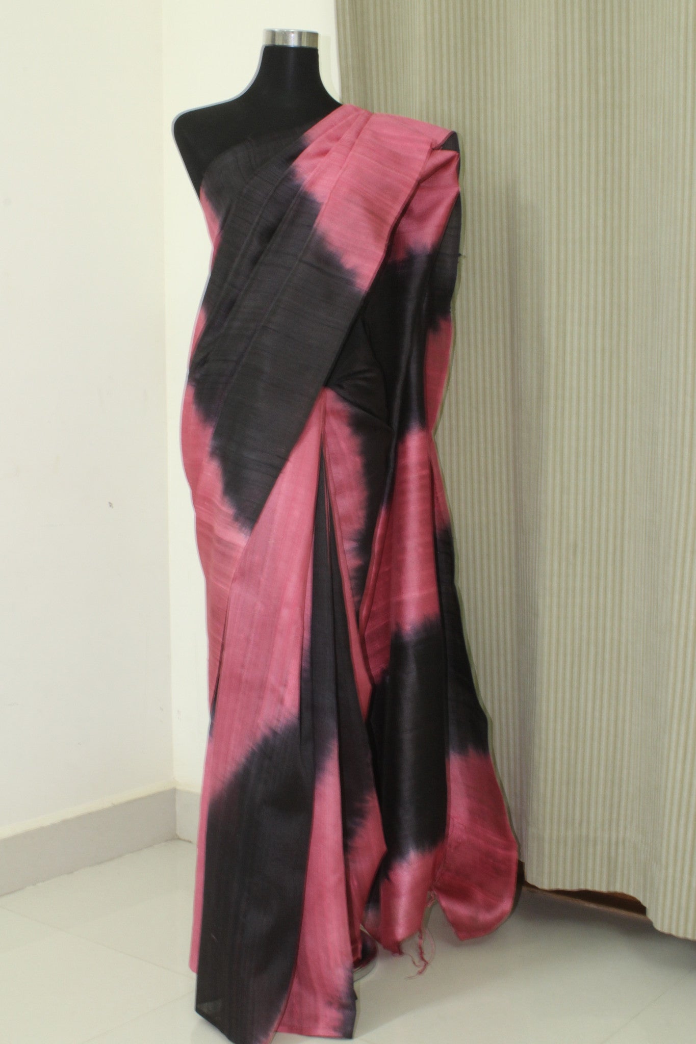 Pure raw silk saree dyed in alternate double shade