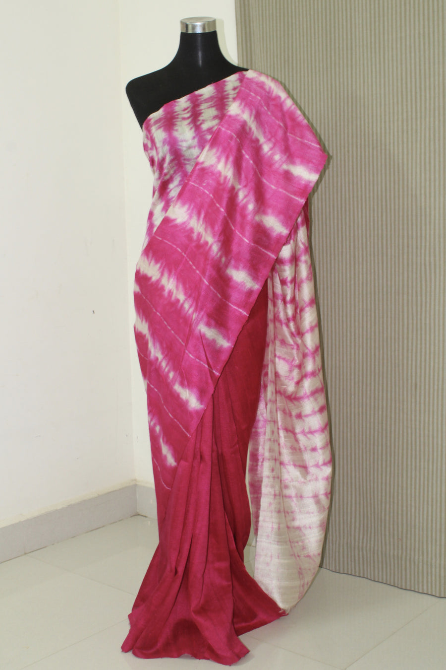 Pure raw silk saree, pure silk saree, tie and dye saree , tie and dye raw silk saree, shibori saree online.
