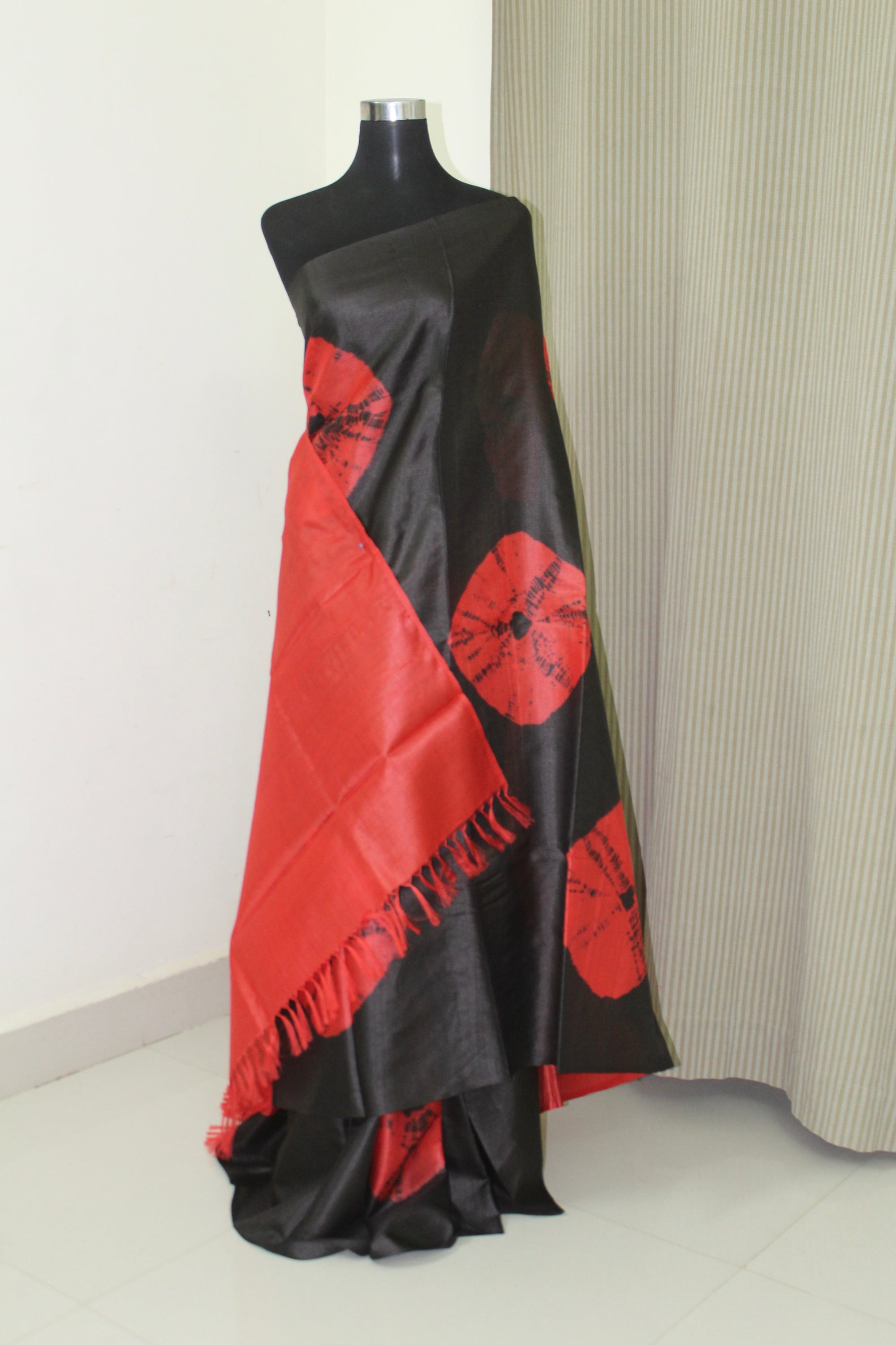 Buy Shibori tie and dye sarees online