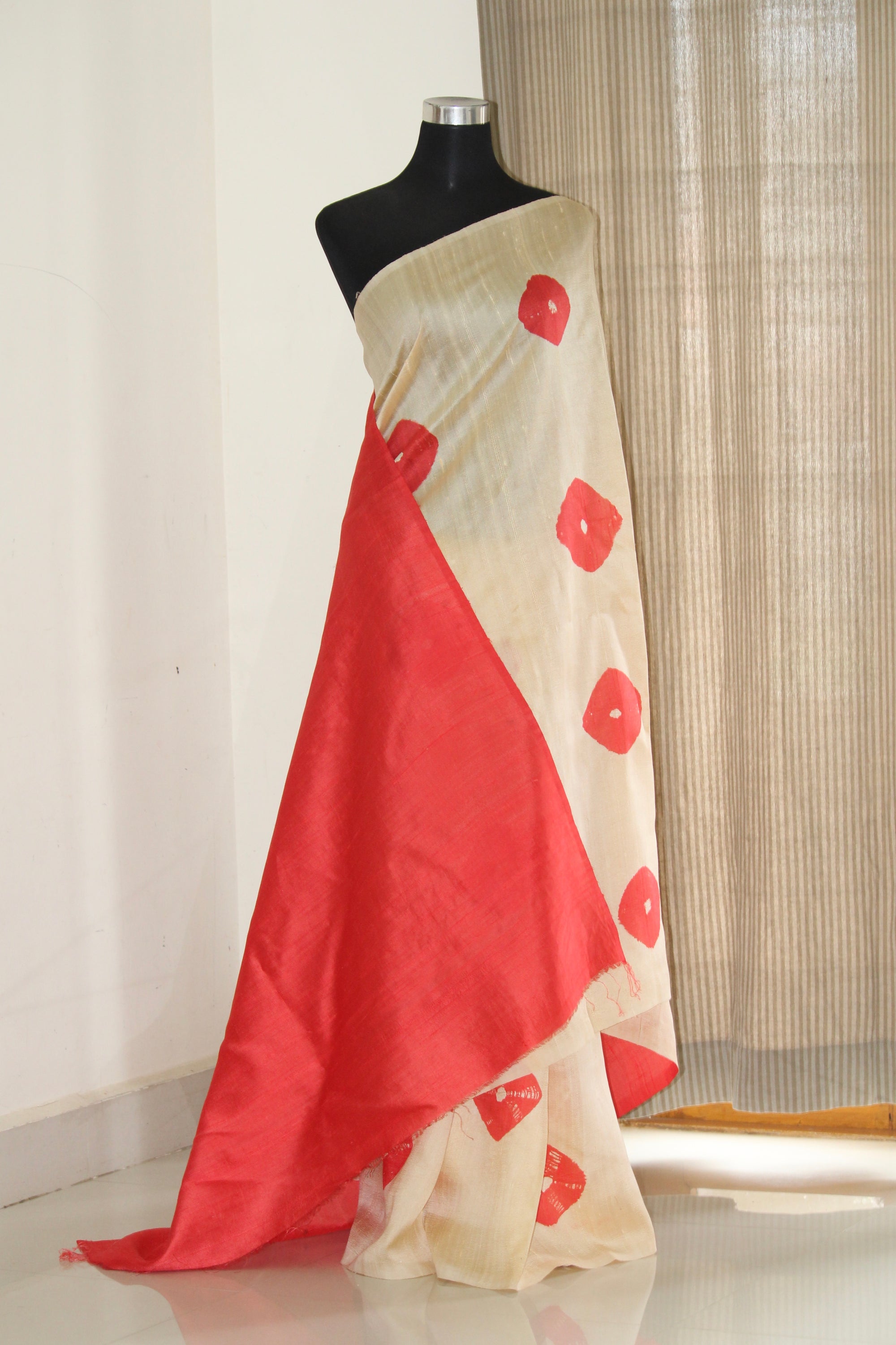 Pure raw silk saree, pure silk saree, tie and dye saree , tie and dye raw silk saree, shibori saree online.