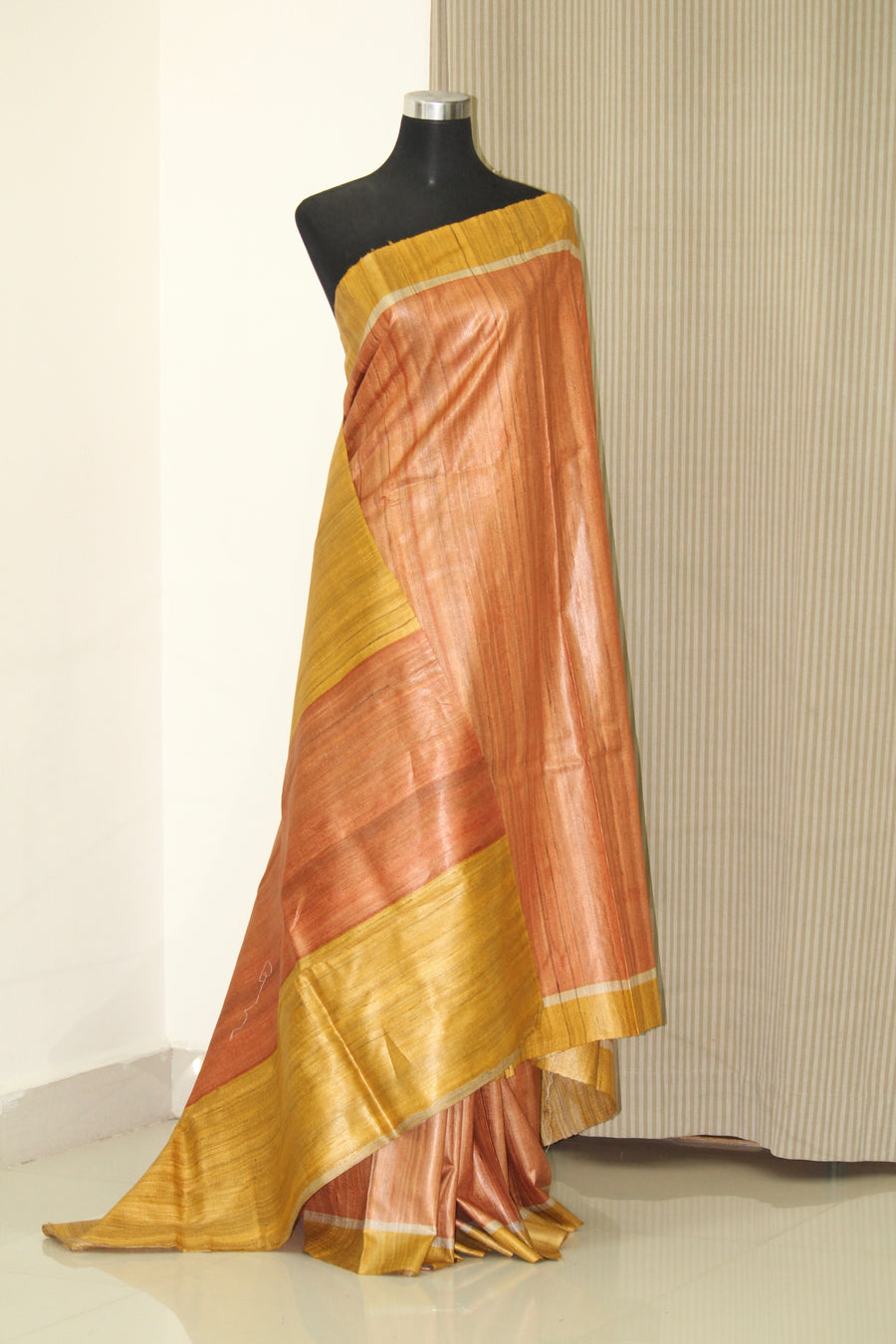 Handloom pure geecha silk saree with contrast border