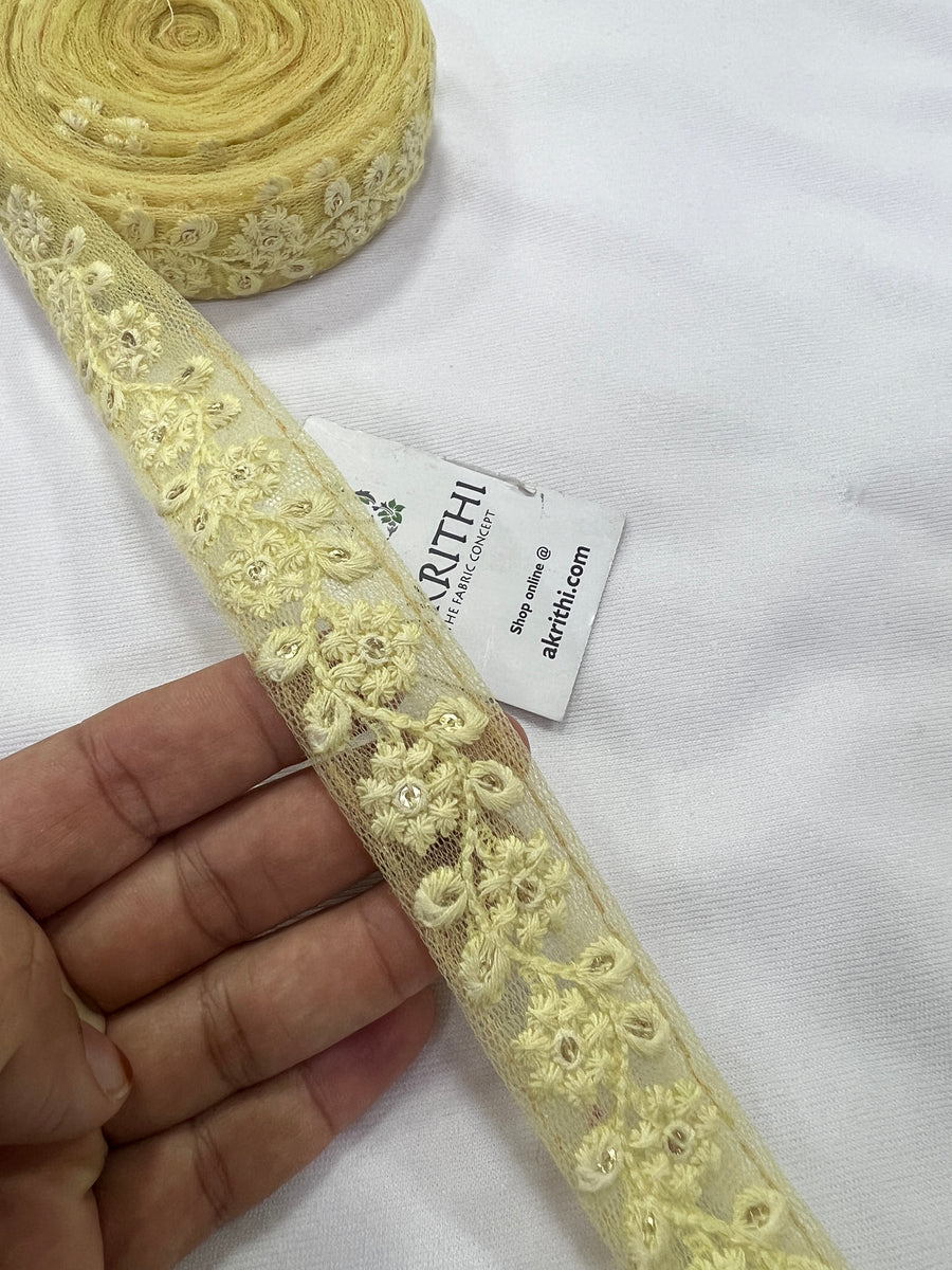 Embroidered lace 9 metres roll